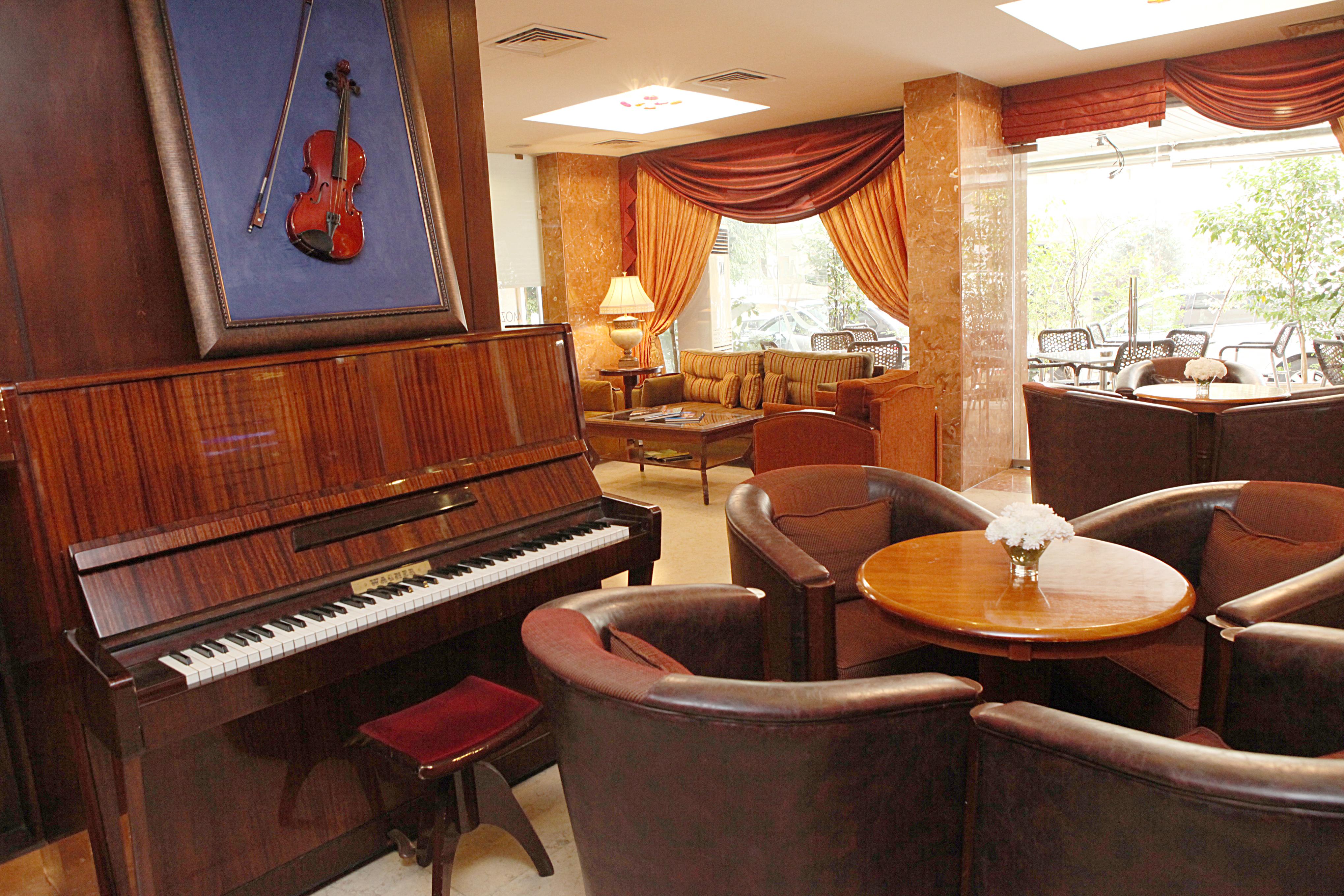 Mozart Hotel Beirut Exterior foto