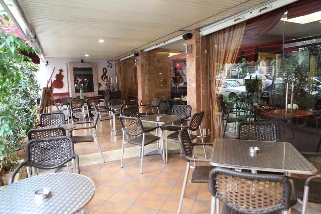 Mozart Hotel Beirut Exterior foto