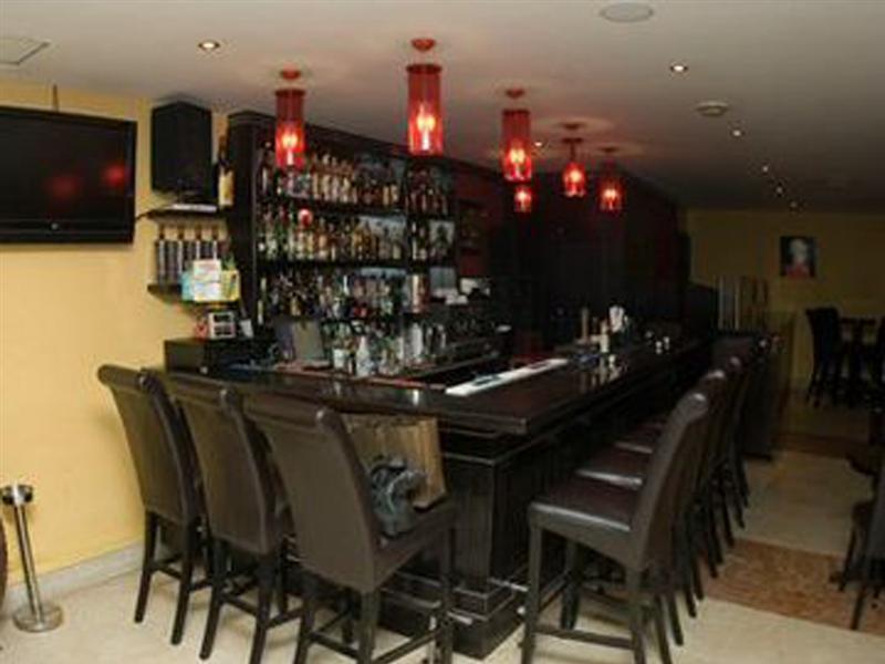 Mozart Hotel Beirut Exterior foto