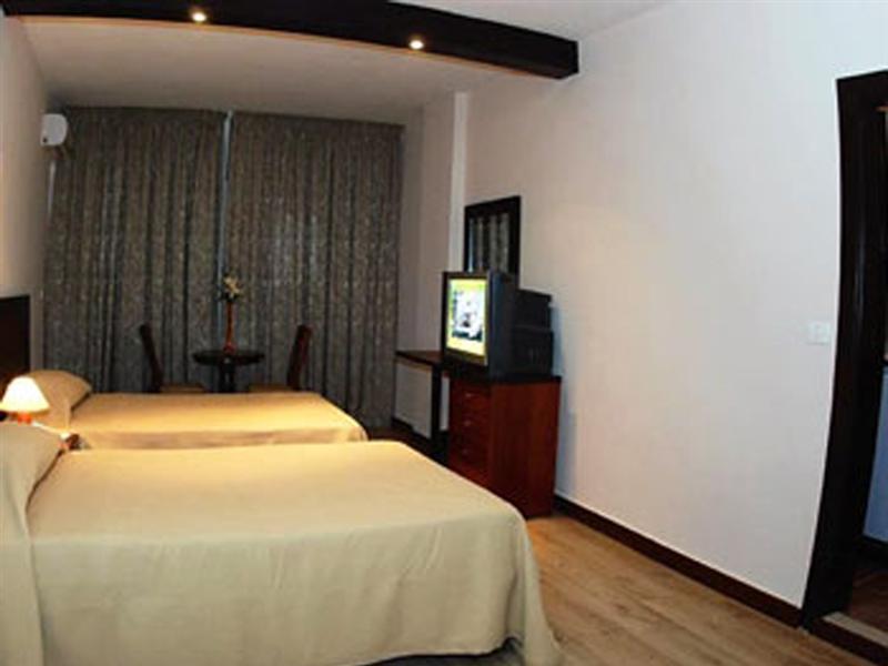 Mozart Hotel Beirut Exterior foto