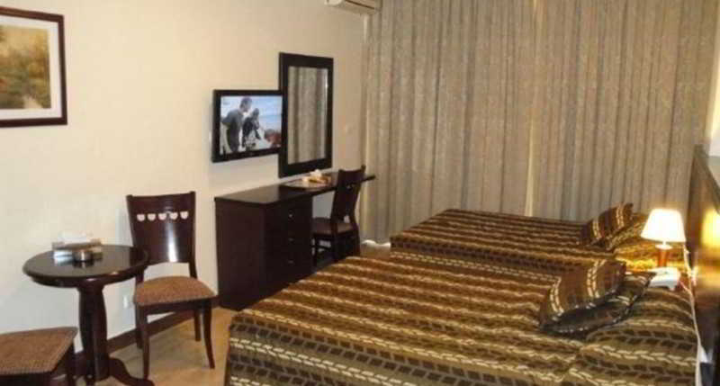 Mozart Hotel Beirut Exterior foto