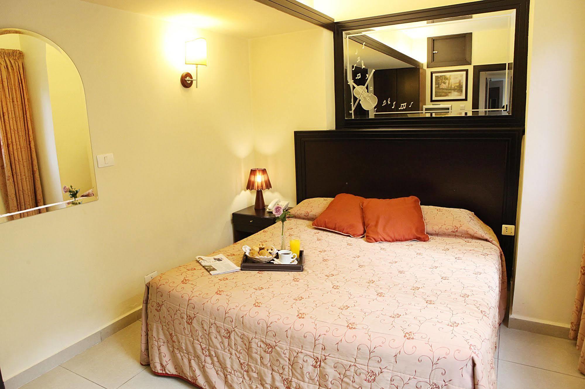 Mozart Hotel Beirut Exterior foto