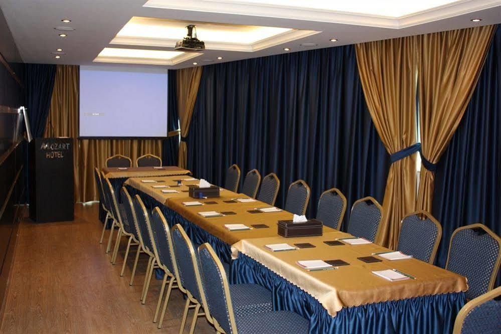 Mozart Hotel Beirut Exterior foto