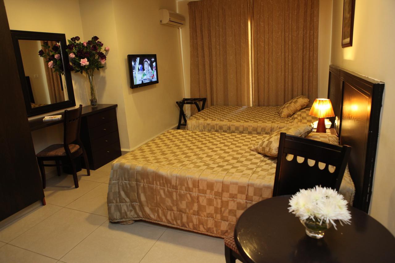 Mozart Hotel Beirut Exterior foto